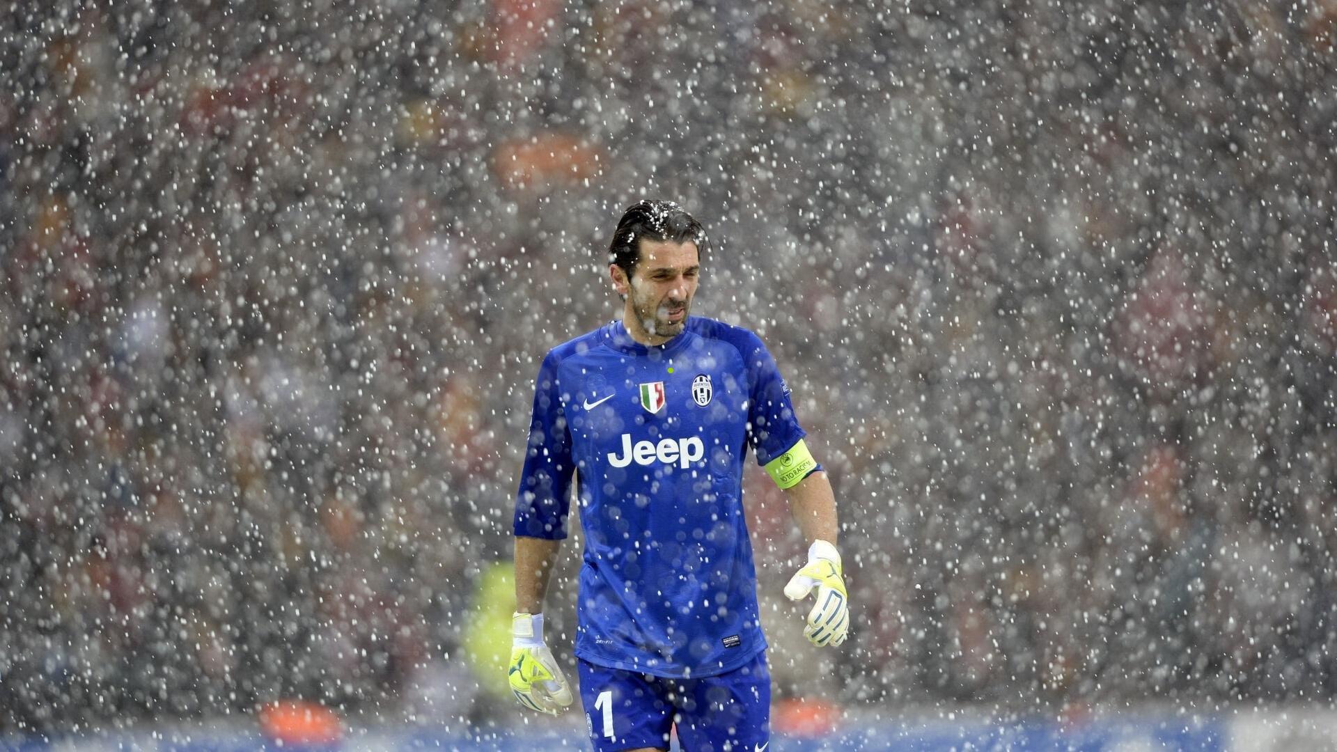 霍姆格伦三节百分百三分轰24+8+3，高效表现引领雷霆轻取对手