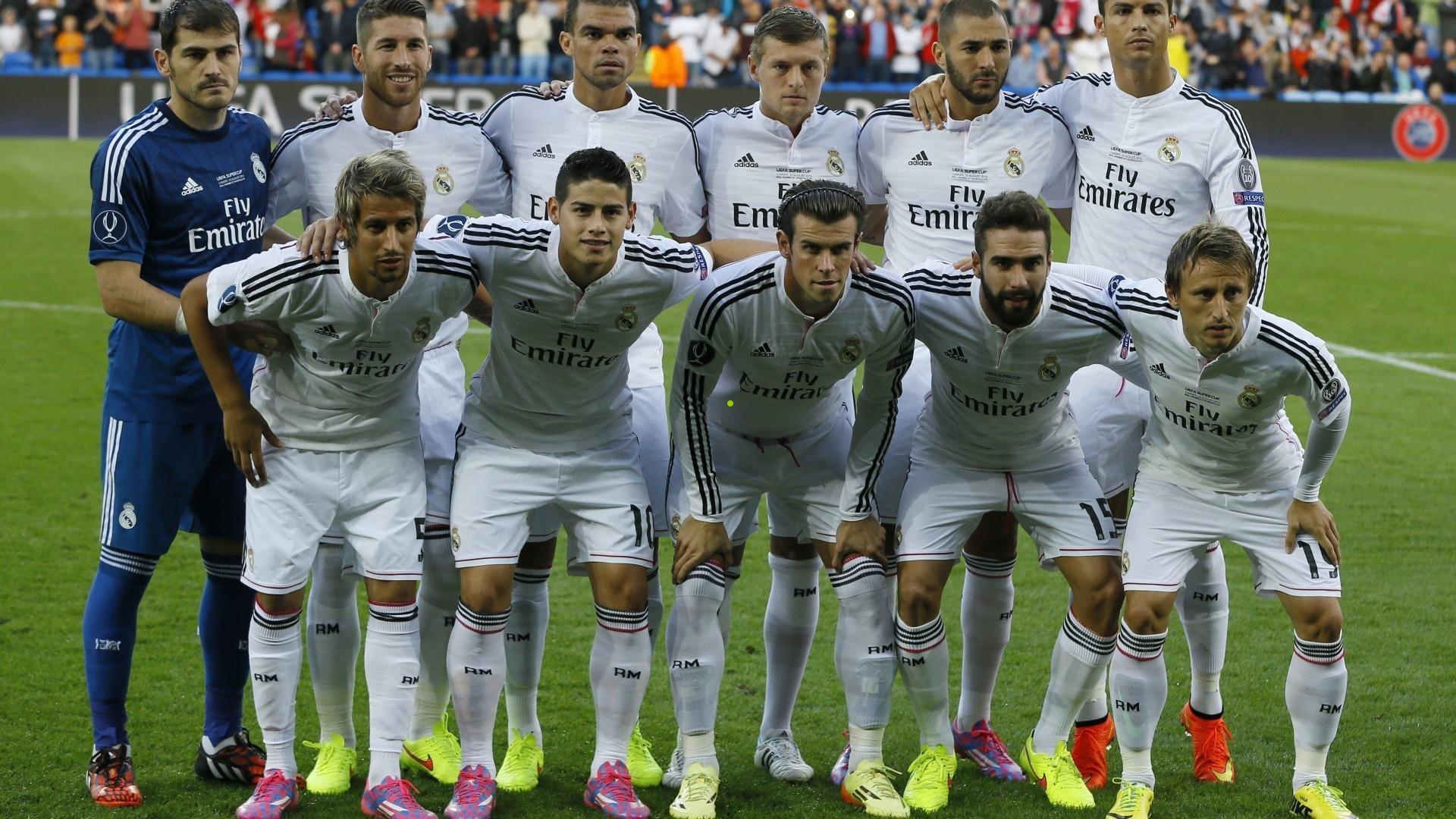 历史性时刻，中国裁判马宁首度执法亚洲杯决赛，以卓越表现赢得国际赞誉